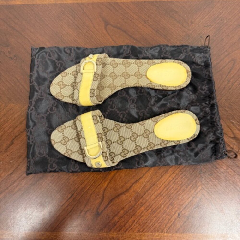 Gucci Monogram Horsebit Buckle Sandles - Picture 2 of 3